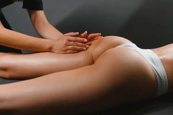 ¿Quieres saber si el aumento de glúteos con masajes es una realidad? En este artículo de Dulce Figura exploraremos lo que realmente pueden lograr los masajes y otros tratamientos estéticos...